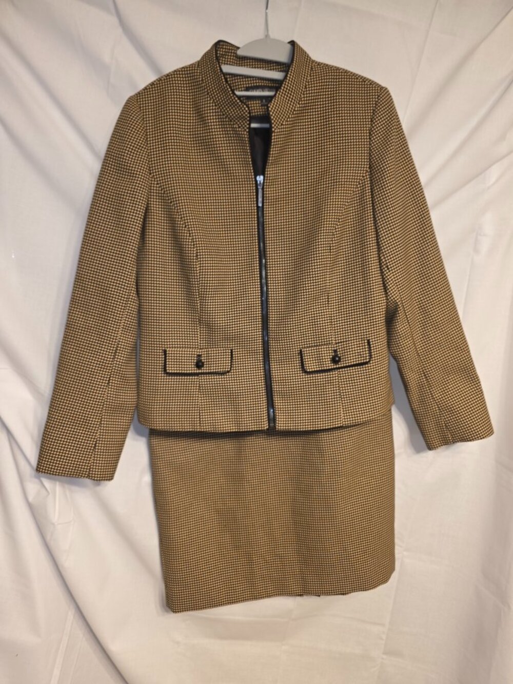 John Meyer Collection 2 Piece Suit Jacket Skirt Sz 8 Houndstooth Tan Black Zip